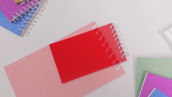 PP-Deckel A5-Projekt-Notebook mit horizontalen Linien auf den Seiten und farbigen PP-Teilern