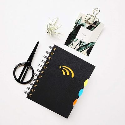 PP-Deckel A5-Projekt-Notebook mit horizontalen Linien auf den Seiten und farbigen PP-Teilern